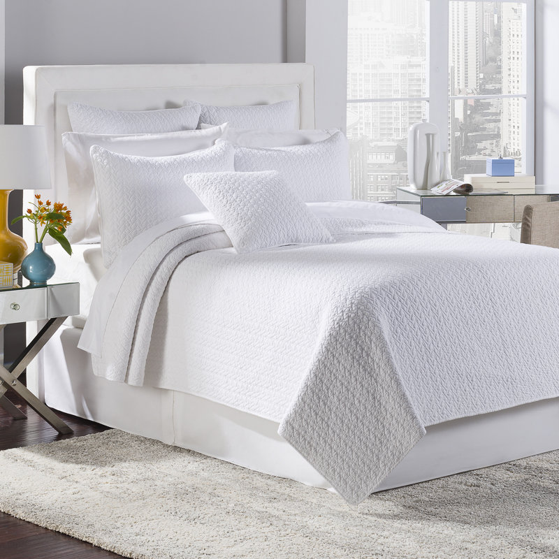Estate Collection Modern & Contemporary Quilt, Twin Quilt + 1 Standard Sham, White