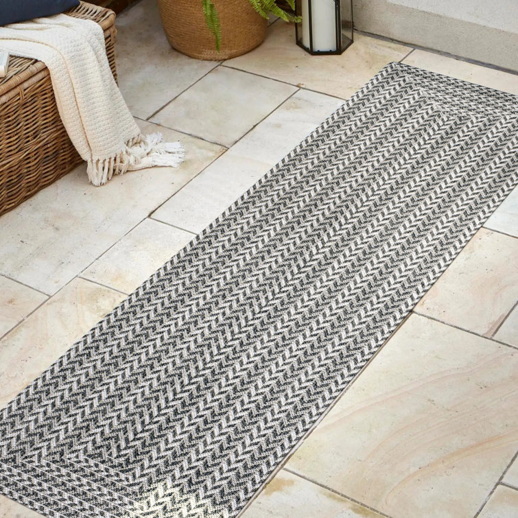 Chevron Modern Concentric Squares Black/Light Gray Indoor/Outdoor Rug