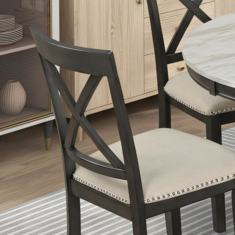 Ensemble 5 pièces de table et chaises pour 4 personnes, table de salle à manger en bois massif gris + 4 chaises, style restaurant, rempli de panneau de fibres à densité moyenne, pratique pour un usage domestique.