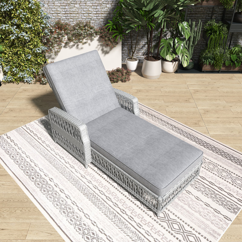 Chaise longue d'extérieur en osier gris avec dossier réglable et accoudoirs, Gris