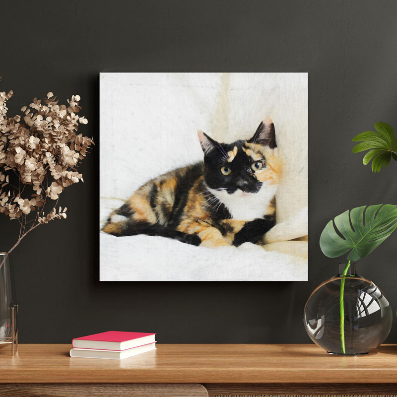 Calico Cat Allongé sur un tissu blanc - reproduction d'art graphique carré sur toile tendue 1 pièce, H 32 po x l 32 po