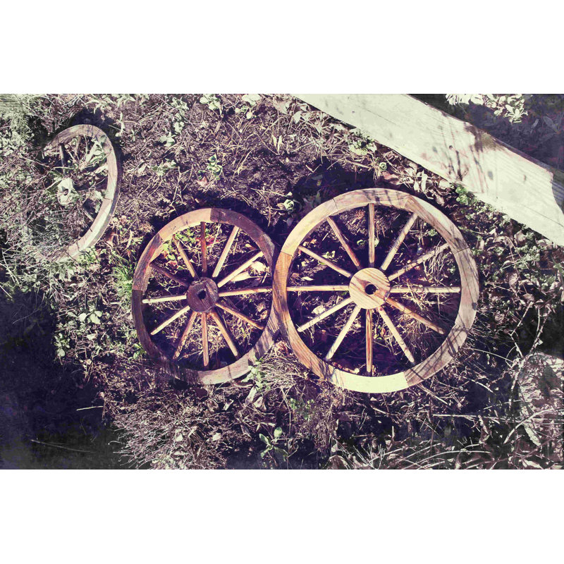 Photo Wagon Wheels - Photographie sur toile tendue, H 32 po x l 48 po