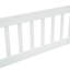 Lit blanc au sol avec structure en forme de maison et garde-corps - Fabriqué en pin pour une bonne nuit de sommeil-130040735