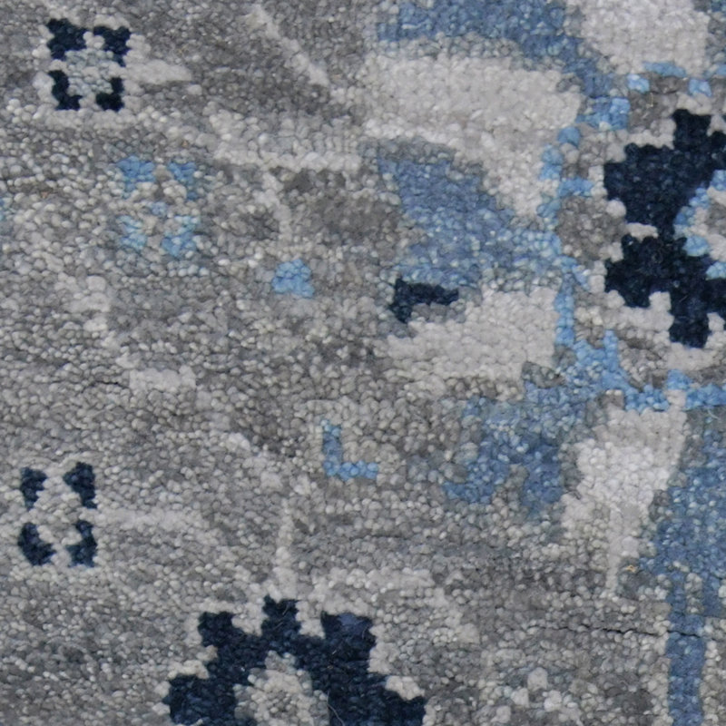 Bristol Henley Wool Floral Area Rug in Silver, Rectangle 2' x 3'