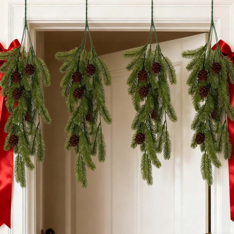 4Pcs Artificielle de Noël en forme de goutte de pin à suspendre à l'aiguille de pin artificielle Branches artificielles de la couronne d'hiver pour la porte d'entrée de la maison Décoration de Noël