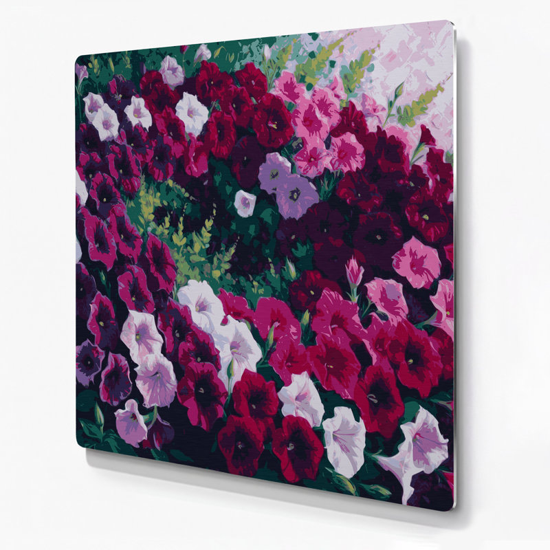 Art mural en métal Botanical Petunias, H 32 po x l 32 po