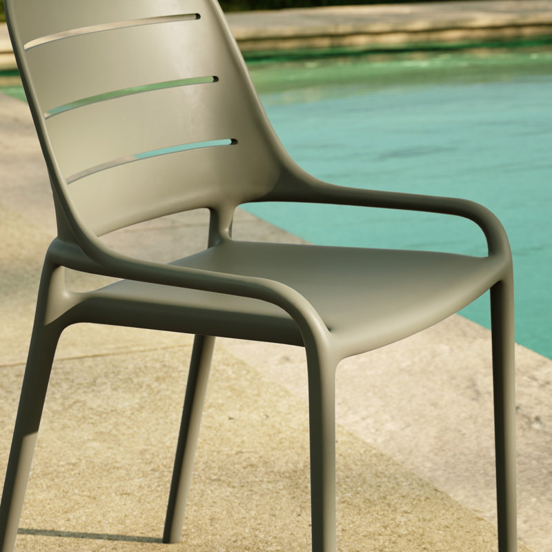 Chaise empilable Nohr, Vert d’armée