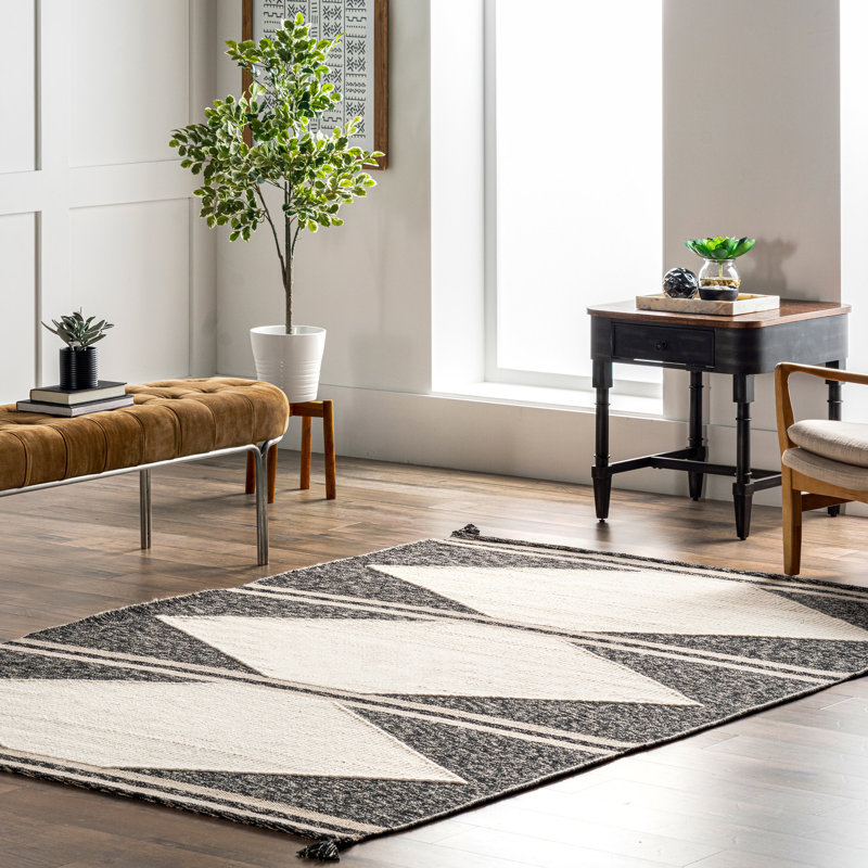 Tapis ivoire / noir Akikur, Rectangle 7 pi 6 po x 9 pi 6 po