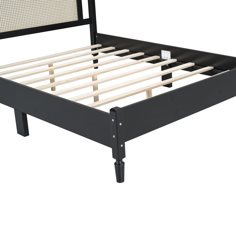 Grand lit plateforme en bois avec tête de lit attrayante - Allure de chambre à coucher, noir intrigant