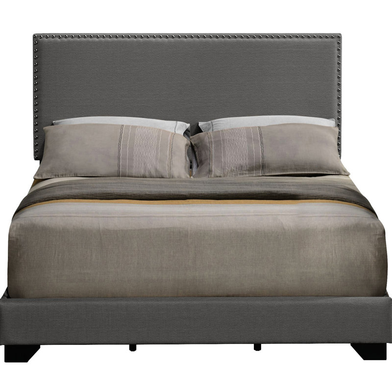 Grand lit à panneau gris - Endroit confortable avec base de matériaux et look élégant