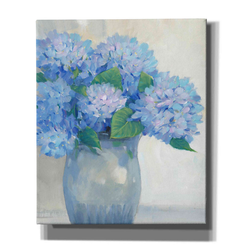 «Blue Hydrangeas In Vase I» par Tim O'toole, art mural sur toile, H 24 po x l 20 po x P 0,75 po
