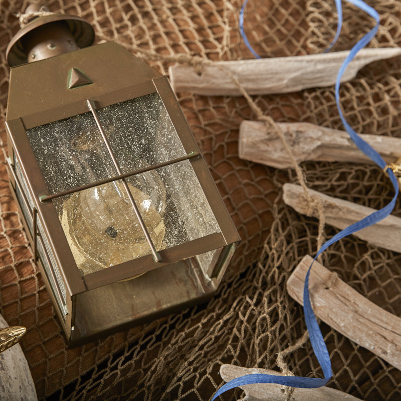 Nantucket Outdoor Wall Lantern