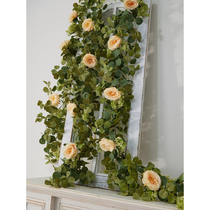 Guirlande 6,56 pi Eucalyptus avec roses champagne
