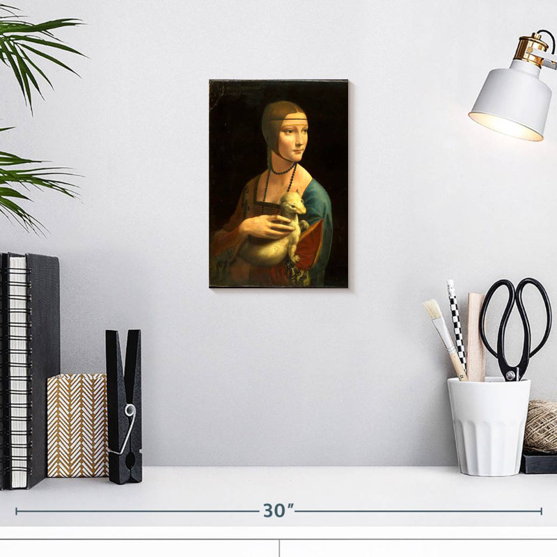 Leisha avec un portrait d'hermine, H 12 po x l 8 po