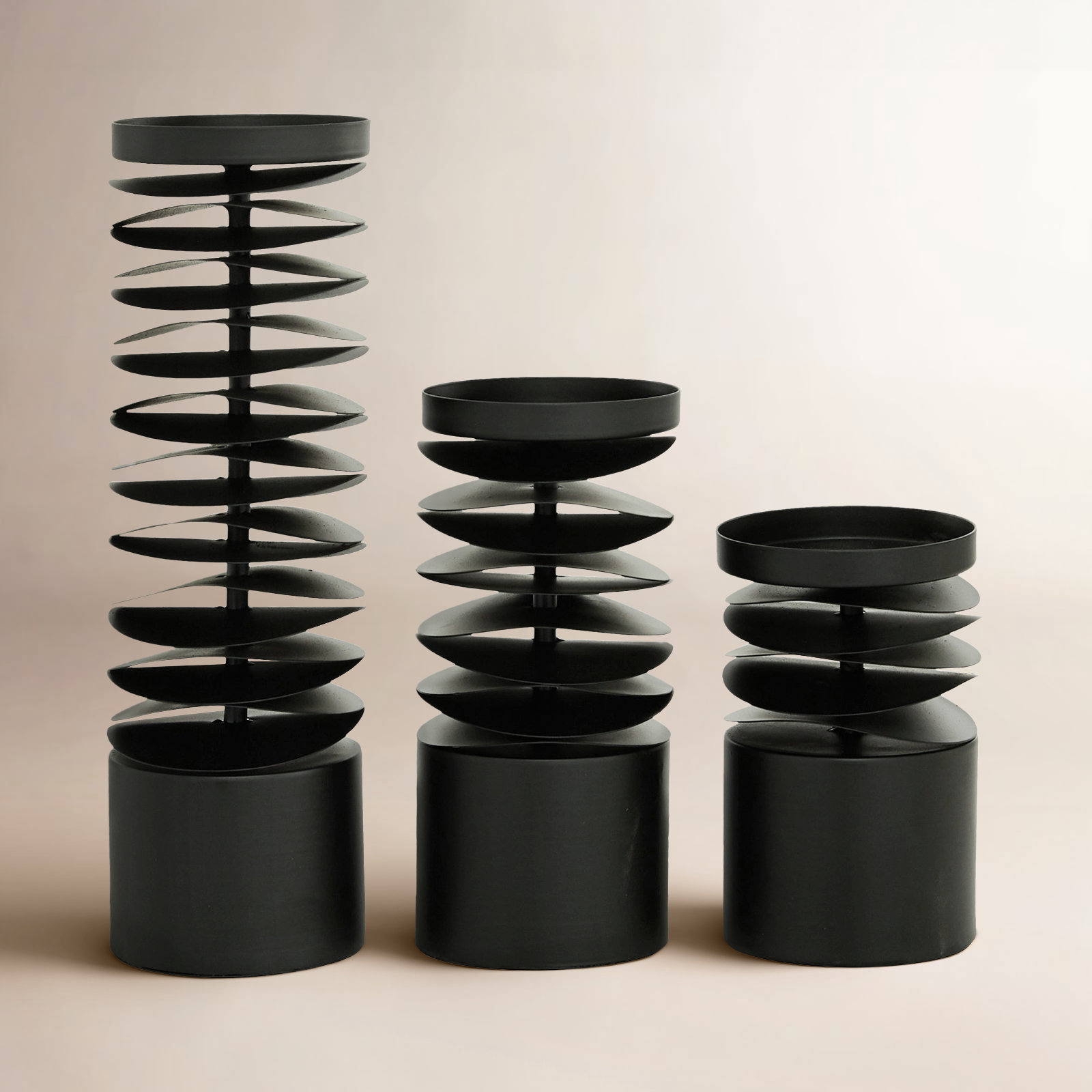 Mela 3-Piece Iron Candlestick Set