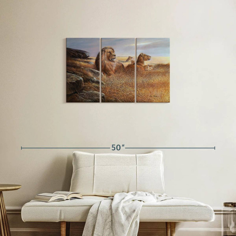 Brampt Savannah's Pride, 20" H x 33" W