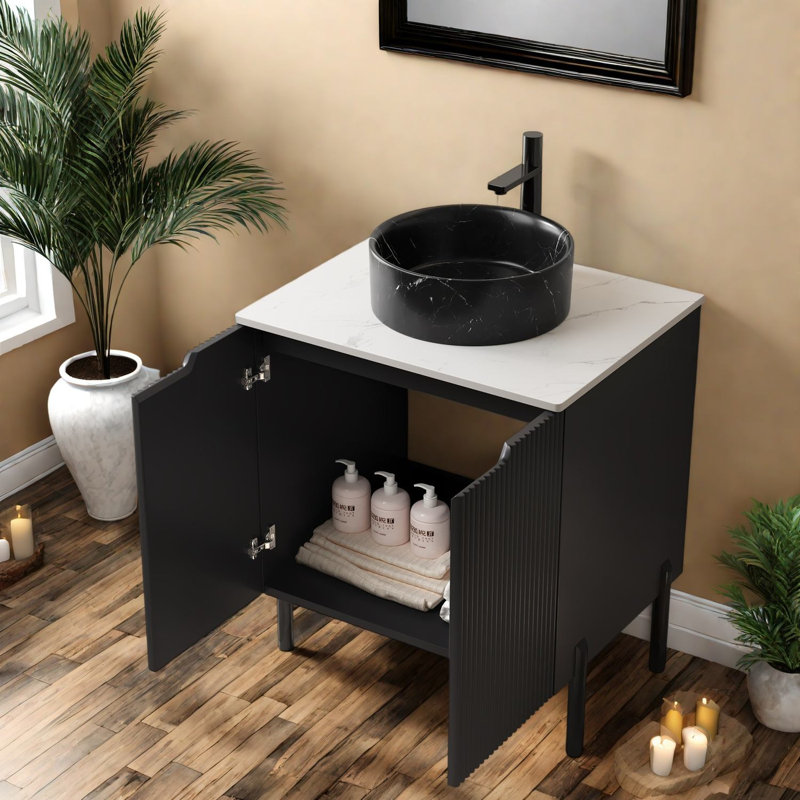 Meuble-lavabo et lavabo modernes, design noir et blanc de Carrare, solution de salle de bain peu encombrante