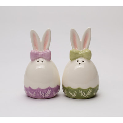 Lapin en forme d'œuf de Pâques, sel et poivre