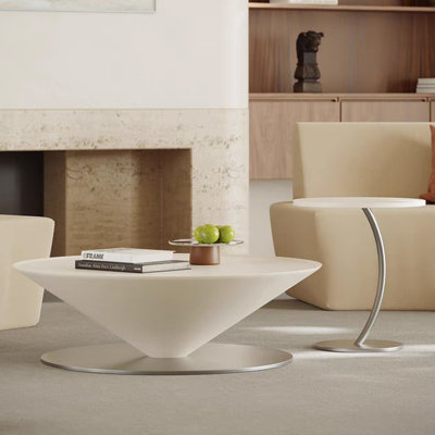 Table basse luxueuse de style moderne