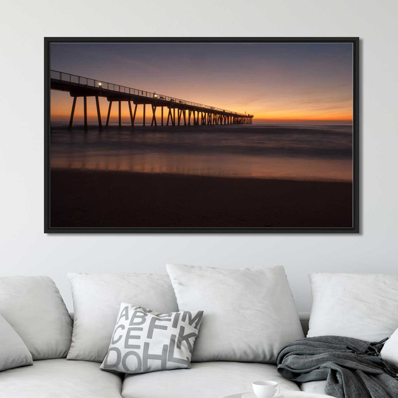 «Sunset Pacific Pier II», reproduction de photo, H 21,5 po x l 33,5 po x P 2 po, Cadre flottant noir