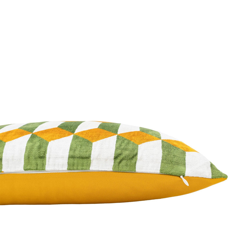 Coussin en velours de soie Ikat Raspberry Diamonds 16 po x 24 po, Vert / jaune