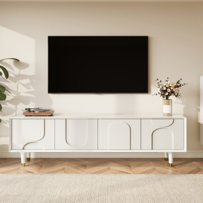 Meuble télé 71 pi Mid-Century à quatre pieds blanc sculpté avec quatre armoires, finition bois véritable, entièrement assemblé