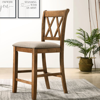 Chaises de salle à manger à hauteur de comptoir de 2, tissu rembourré brun clair - Fabrication en bois franc avec détails découpés 2 en tissu d'ameublement et environnement