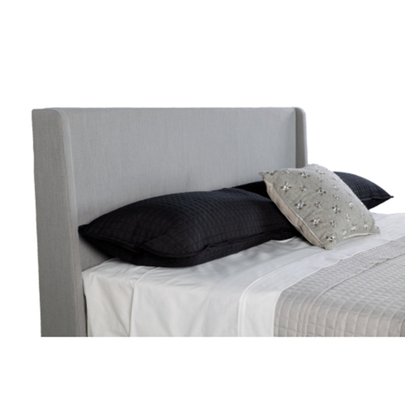 Élégant lit plateforme de style traditionnel
