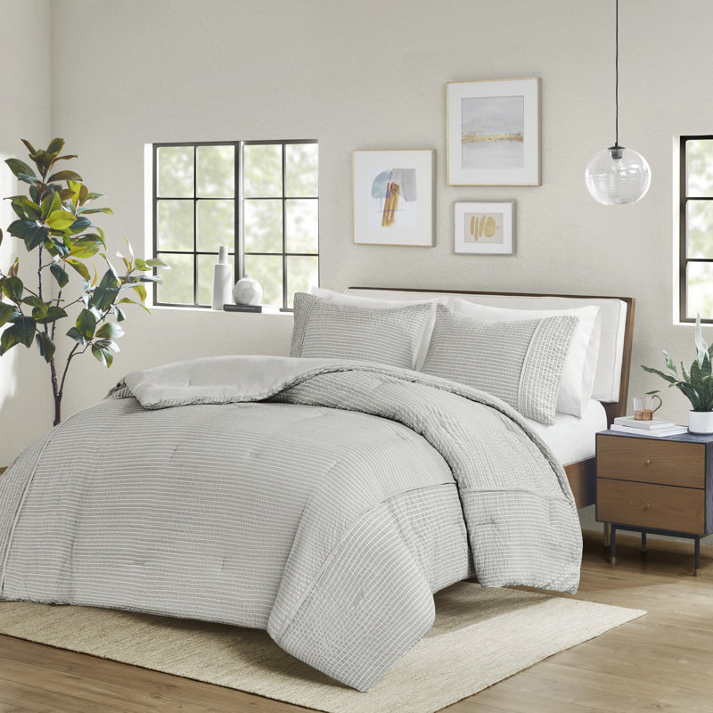Ivory King Microfiber Seersucker Comforter Set with Shams