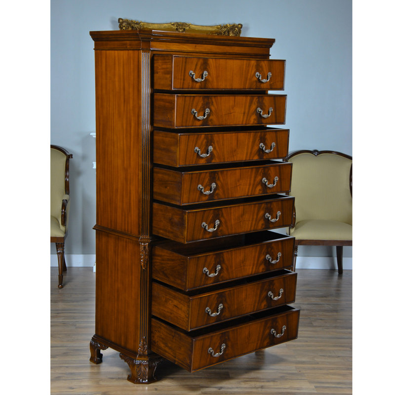 Commode haute en forme de Chippendale acajou