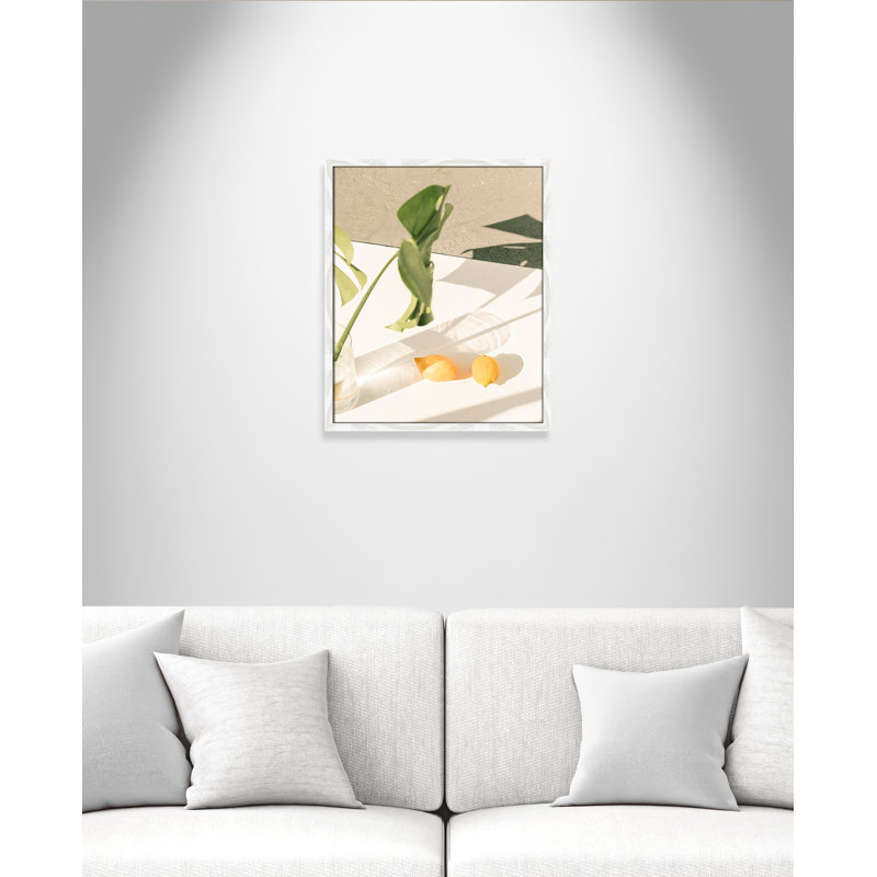 Citrus & Palms par Chandra Oh - art encadré, H 25,5 po x l 21,5 po x P 0,75 po, Cadre à grain de bois blanc