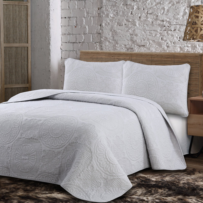 Estate Traditional Cotton Floral Quilt, King Quilt + 2 King Shams, Silver
