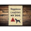 Panneau de camping en aluminium avec mon chien-58278769