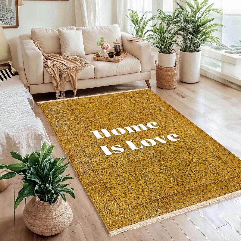 Tapis jaune "Home Is Love"