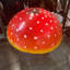 Statue de petit champignon surdimensionné-171292102