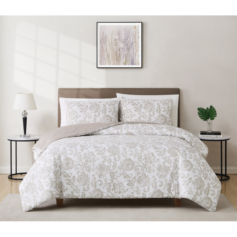 Polyester Plain Weave Floral Comforter, King Comforter + 2 King Pillow Shams