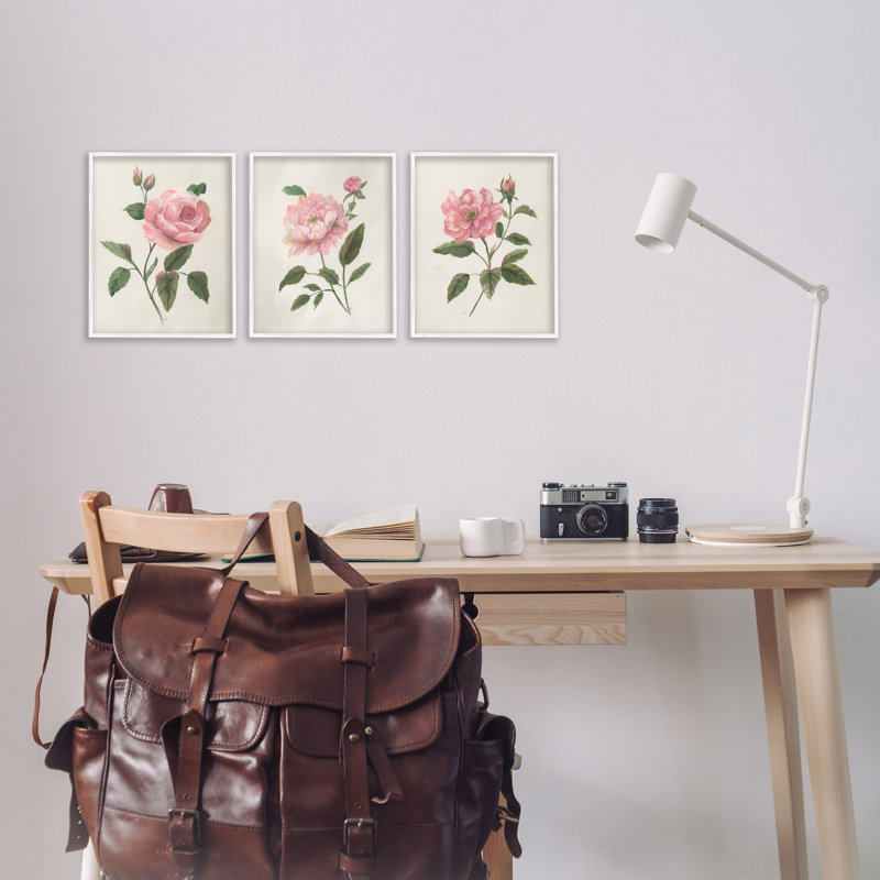Assortiment de 3 giclées encadrées de fleurs roses assorties, design par Nan, H 14 po x l 33 po