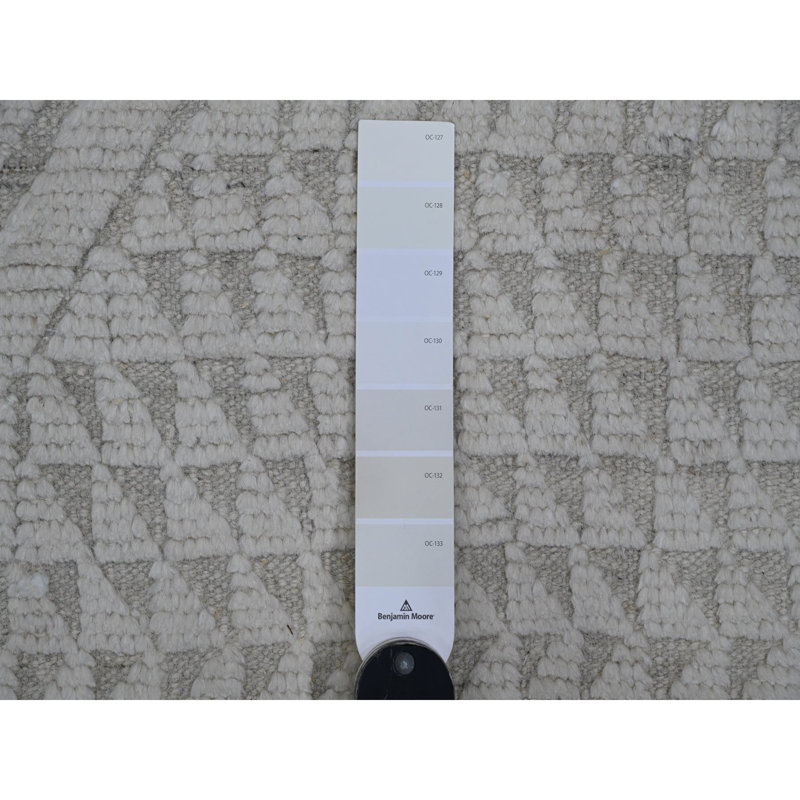 Tapis en laine noué à la main à motif géométrique blanc 8 pi 10 po x 12 pi 8 po 7B9A00A670D0421C936D04432E205B75