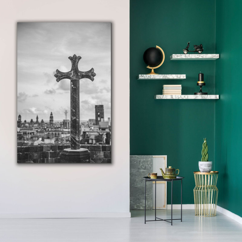 Art mural sur toile Epic Graffiti «Cathedral View Barcelona Bw» par Nathan Larson, H 60 po x l 40 po