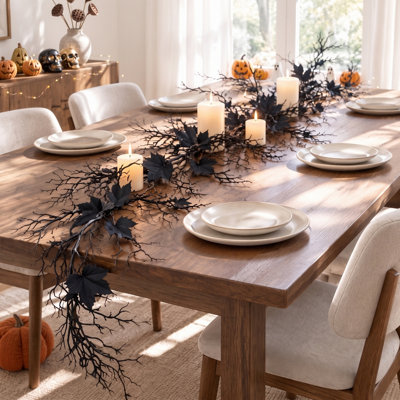 Guirlande de 2 brindilles noires avec feuilles d'érable pour Halloween, 175 cm (68,9 pouces) de branches artificielles nues avec boucles de suspension, décoration gothique pour foyer, mur ou porte d'entrée.