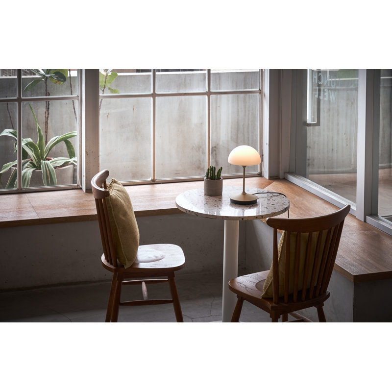 Pensee LED Table Lamp, Champagne Gold