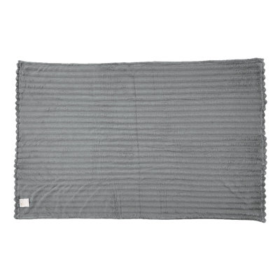 Machine Tufted Throw Blanket