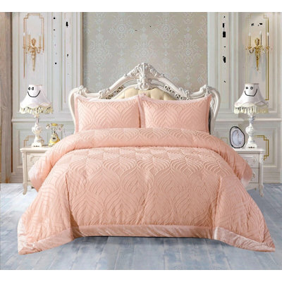 Polyester Bedspread with Pillow Shams