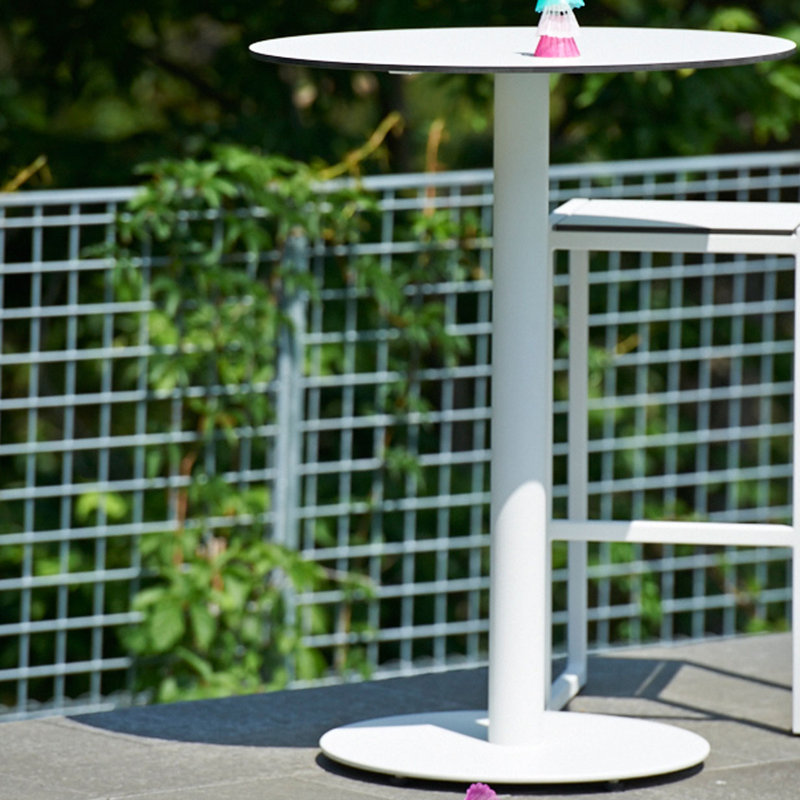 Skiff Outdoor Round Bar Table