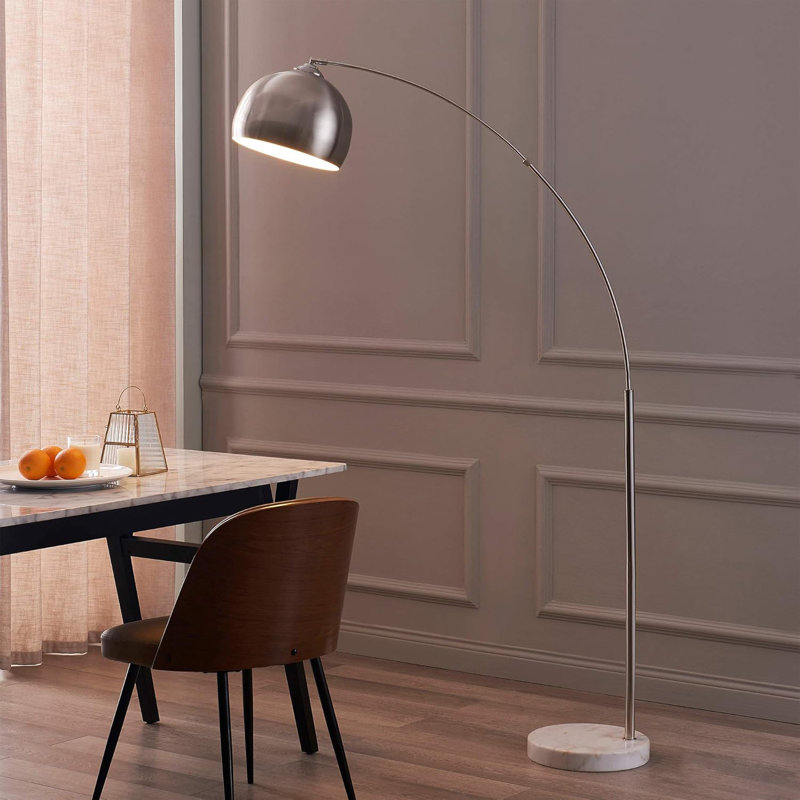 Lampe sur pied arquée Mid-Century moderne de 68,1 po avec abat-jour en nickel et base en marbre blanc