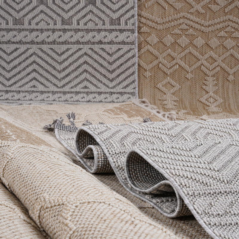 5X7 White/ Medallion Carpet - Stain , Non-Shedding, Safe For & Pets, Indoor/Outdoor Stylish Floor Rug To Stains, No Shedding, Pet Safe, Bedroom Decor