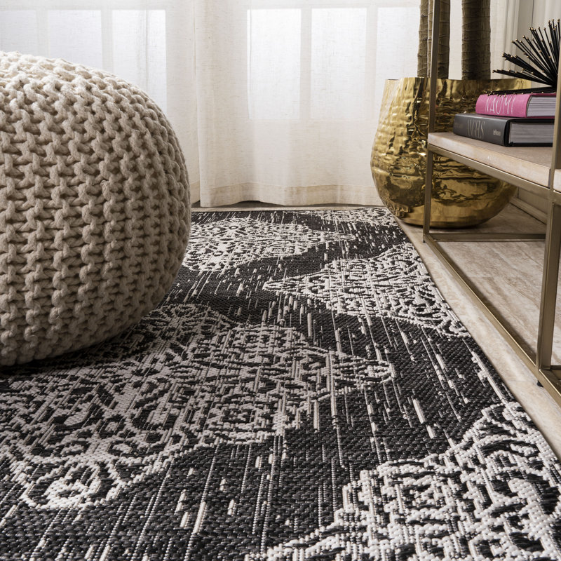 Hysell Ornate Medallions Black/Ivory Indoor/Outdoor Rug, Rectangle 3'11" x 6'