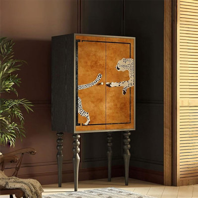 Armoire décorative française rétro