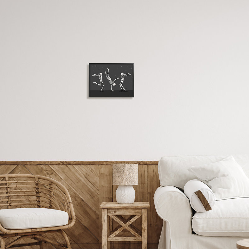 Trois squelettes dansants, impression sur bois, Giclée encadrée noir minuit, H 11 po x l 14 po x P 1,5 po