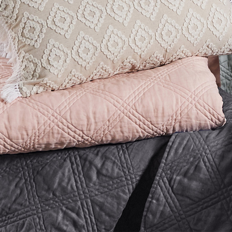 Washed Linen Blush Quilt, Twin Quilt